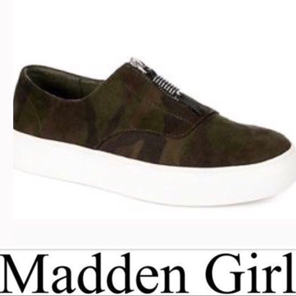 🆕NWOT Camouflage Platform Sneakers